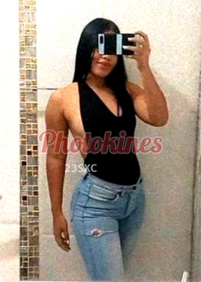 Yessica, puta en Villa El Salvador