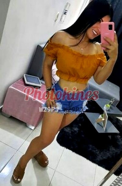 Carolina, puta en Ate