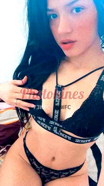 Isha, mujer que hace videollamadas y sexting