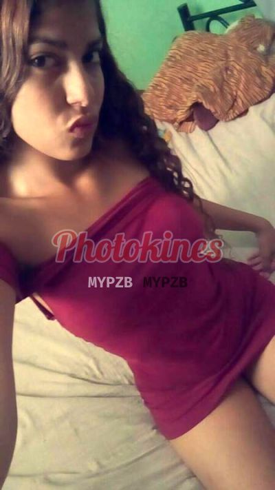 Enelly, mujer que hace videollamadas y sexting