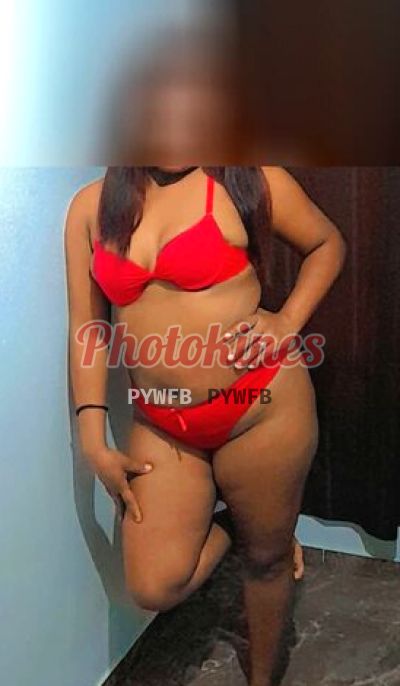 Camila, mujer que hace videollamadas y sexting