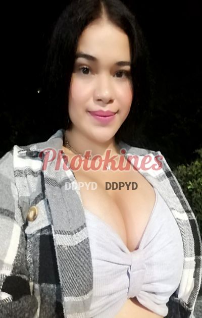 Amelia, mujer que hace videollamadas y sexting
