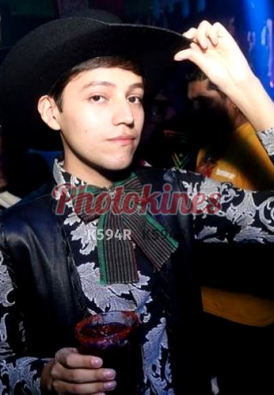 Ángel 923832388, hombre que hace videollamadas y sexting