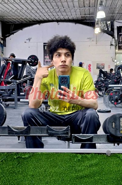 Adrián 965328731, hombre en Arequipa