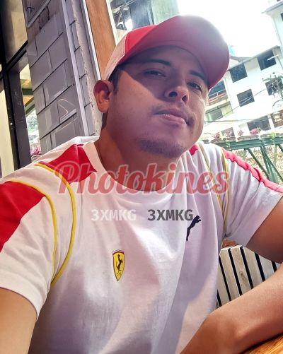 Alejandro 990816157, hombre que hace videollamadas y sexting