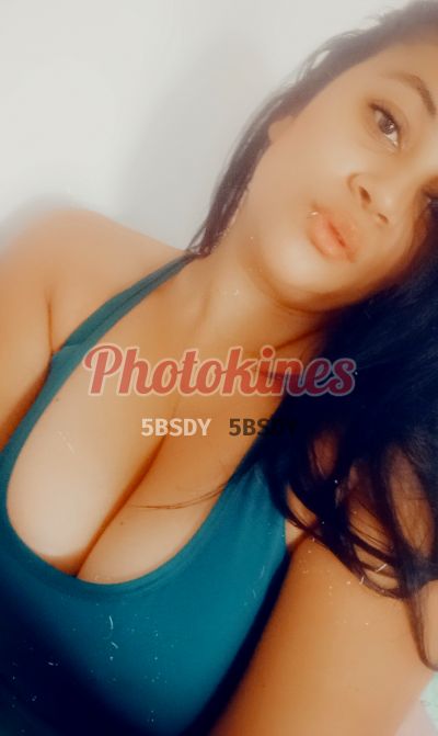 Canelita, mujer que hace videollamadas y sexting
