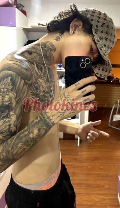 Gabriel 922042952, hombre que hace videollamadas y sexting