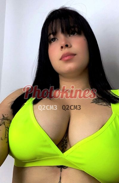 Nicol, mujer que hace videollamadas y sexting
