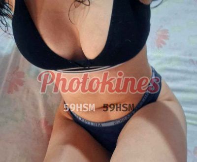 Roxy 907305574, mujer que hace videollamadas y sexting